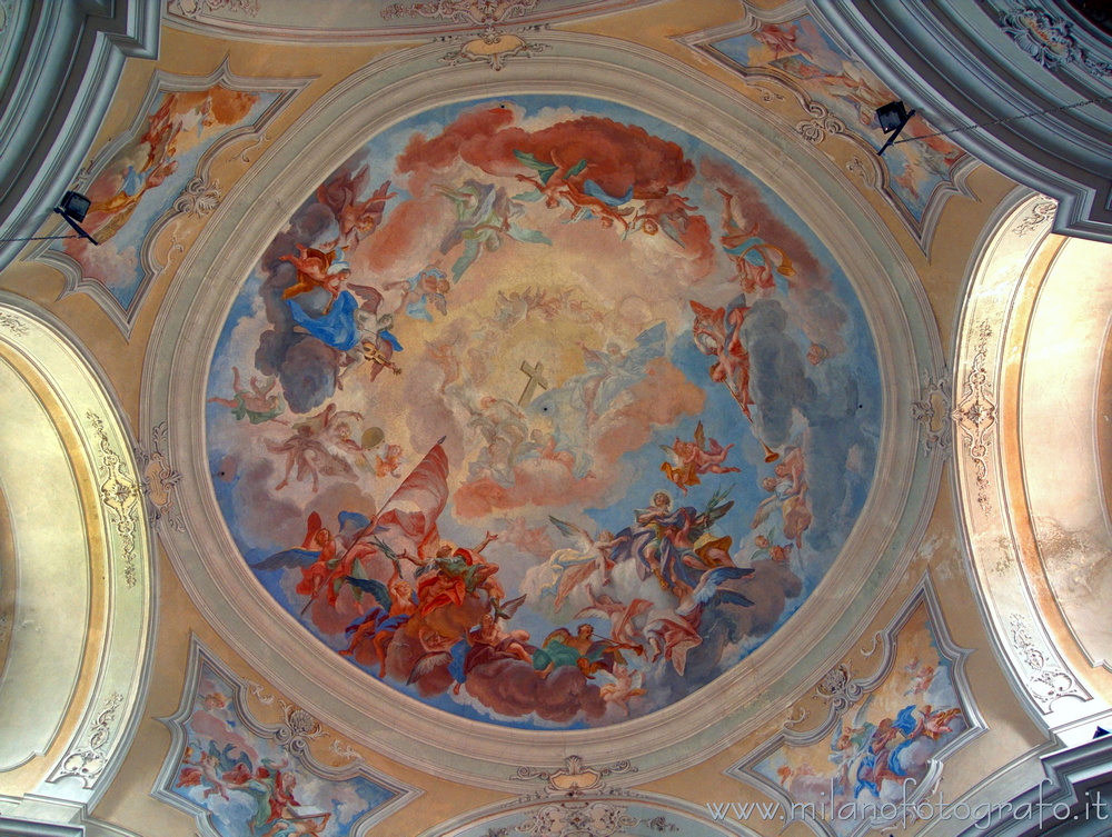 Siviano (Brescia, Italy) - Frescoes inside the dome of the Church of the Saints Faustino and Giovita
